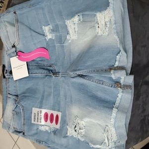 The Style Between Us Jean 👖 shorts